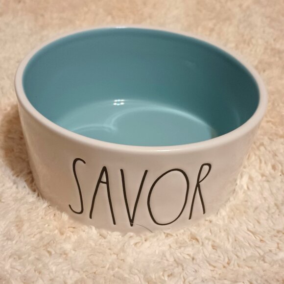 VGUC ~ RAE DUNN Savor White/Baby Blue Ceramic Medium Round Dog Food Water Bowl - Picture 1 of 6